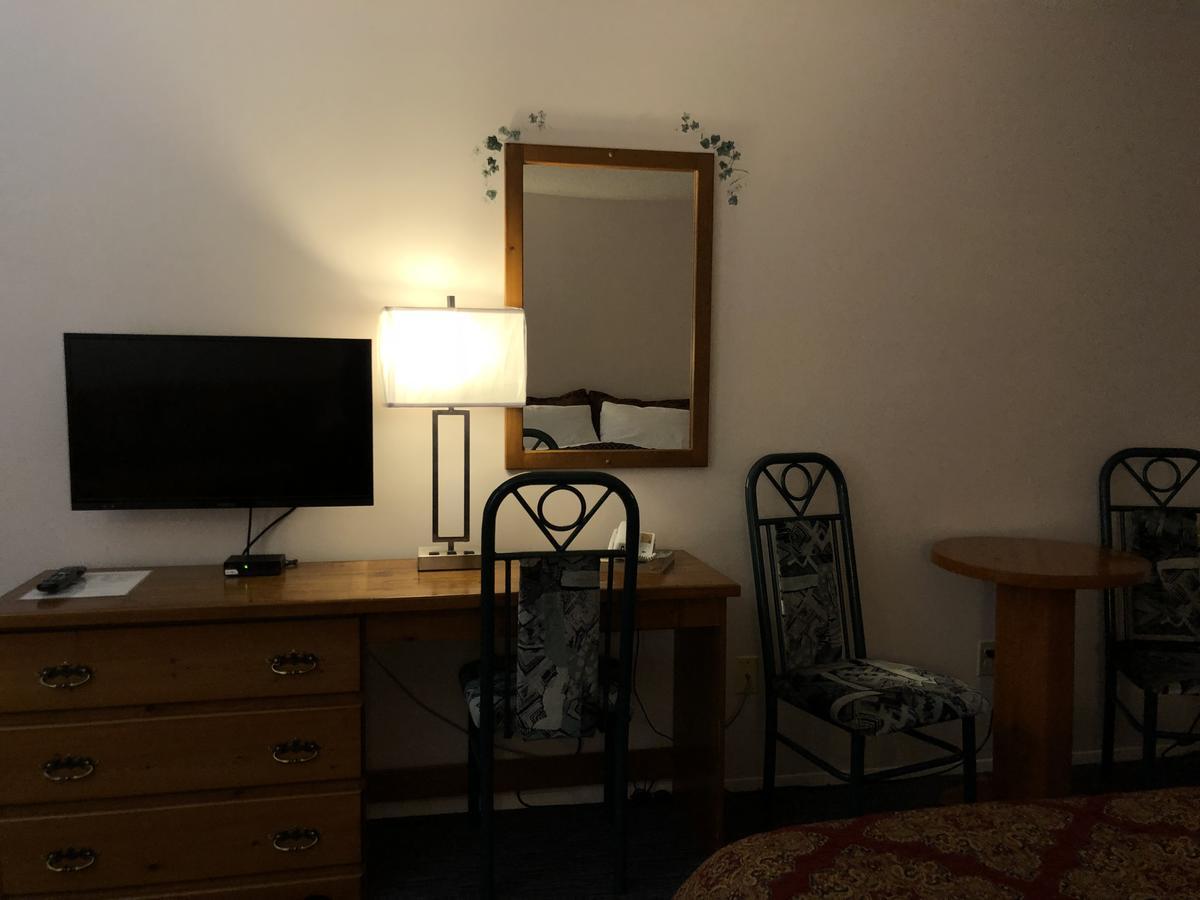 Chase Country Inn Buitenkant foto
