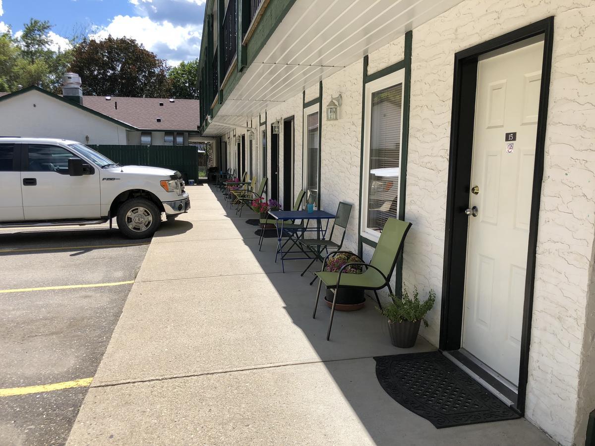 Chase Country Inn Buitenkant foto